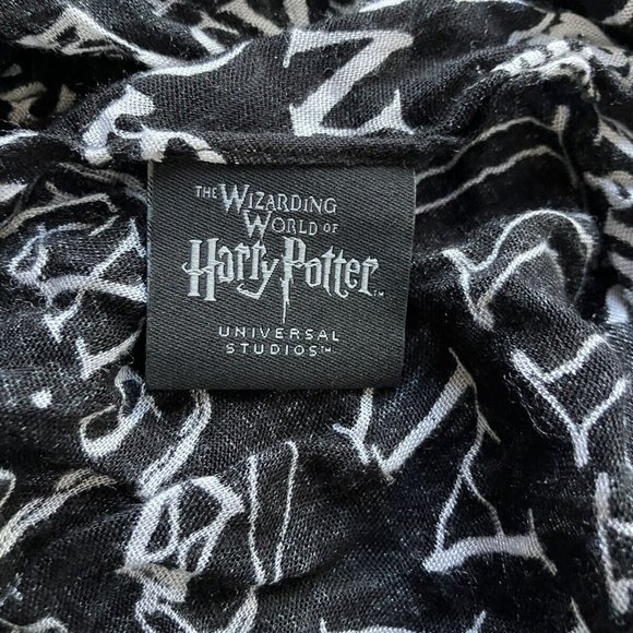 Universal Studios Wizarding World Harry Potter Black White Spells Scarf RN#12477 - Picture 2 of 5